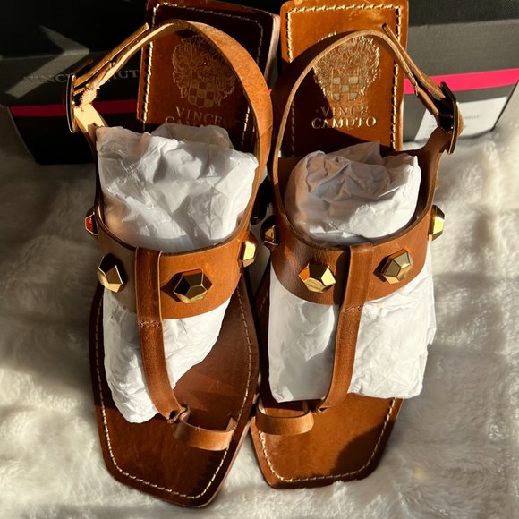 Vince Camuto Womens Dailette Leather Ankle Strap Thong Sandals - Picture 2 of 15
